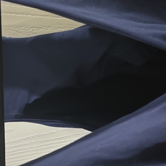 (2) Old Navy XXL women's active tops - Picture 6 of 6